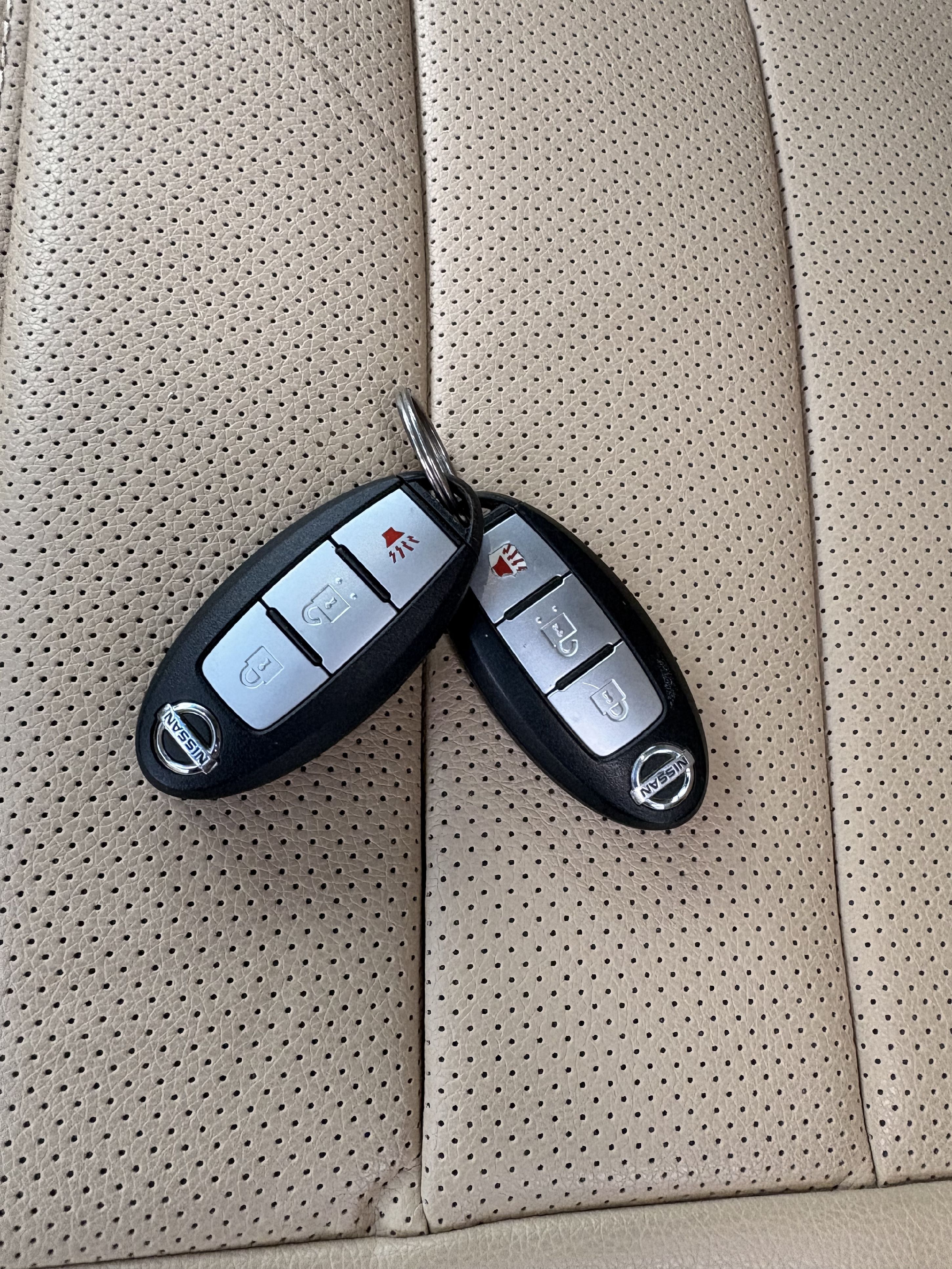 Used 2013 Nissan Pathfinder SV w/ Cargo Pkg AWD/4WD image 27