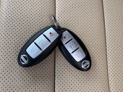 Used 2013 Nissan Pathfinder SV w/ Cargo Pkg image 27