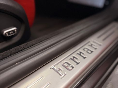 Used 2017 Ferrari California T image 21