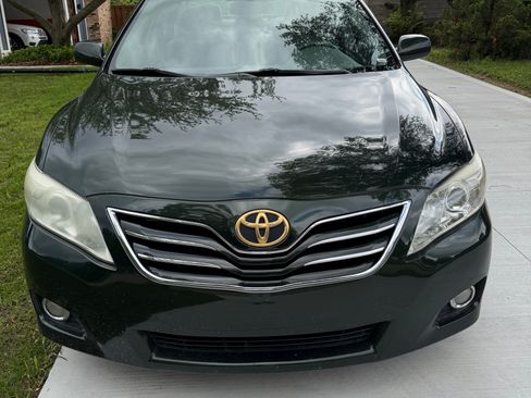 Used 2010 Toyota Camry XLE FWD image 2