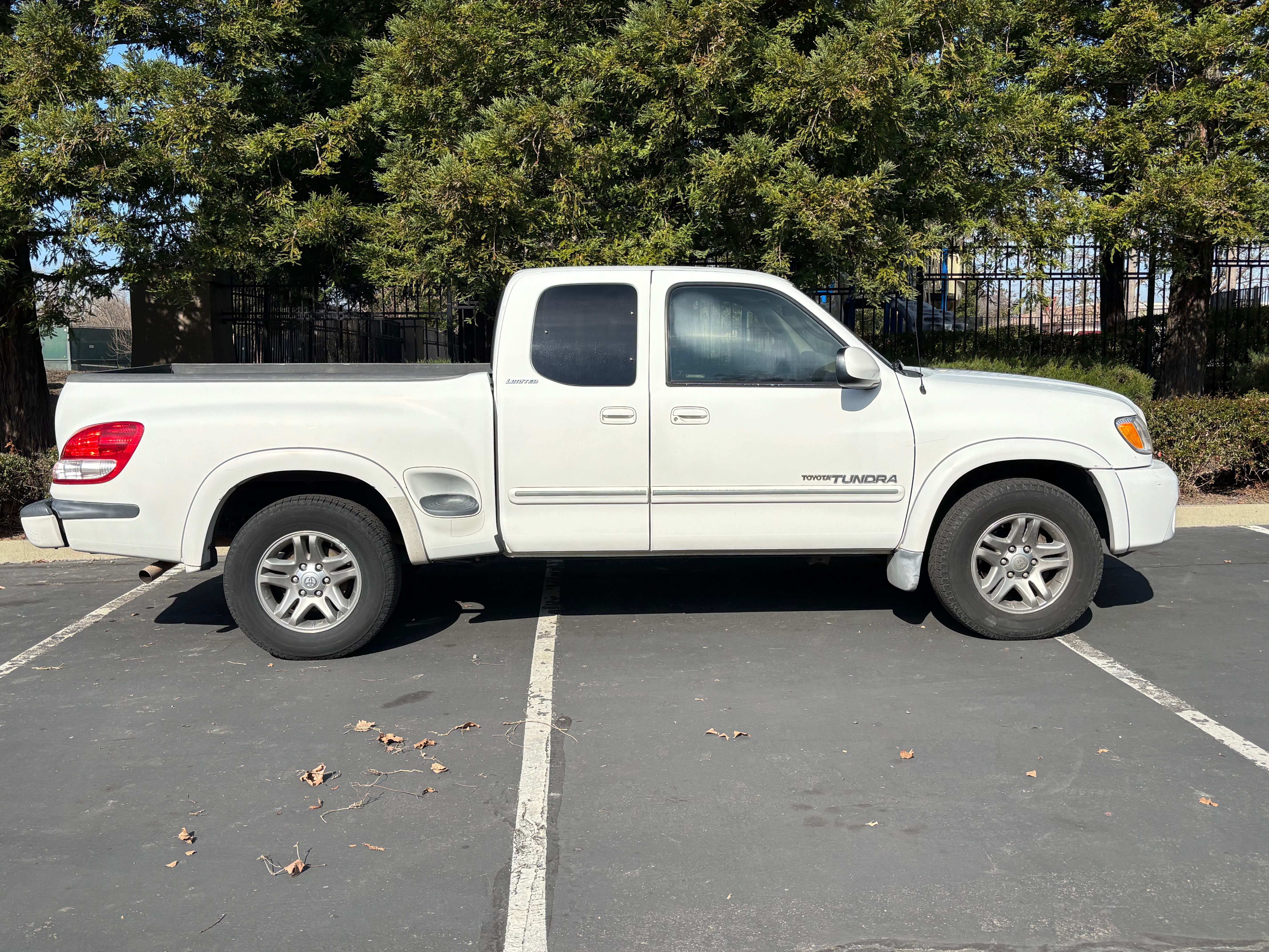 Used 2004 Toyota Tundra Limited RWD image 2