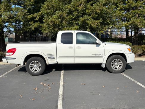 Used 2004 Toyota Tundra Limited RWD image 2