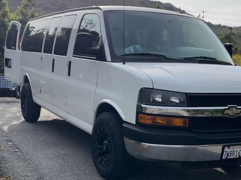 Used 2015 Chevrolet Express 3500 LT w/ LT Preferred Equipment Group RWD image 1