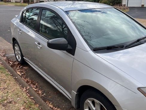 Used 2012 Nissan Sentra 2.0 SR w/ Convenience Pkg image 10