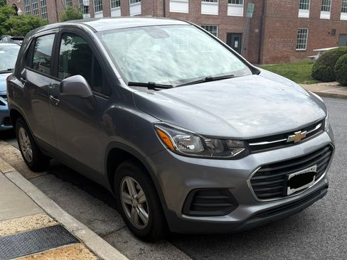 Used 2020 Chevrolet Trax LS AWD/4WD image 4