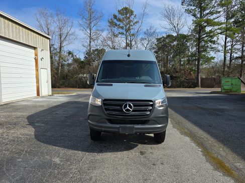 Used 2022 Mercedes-Benz Sprinter 3500 image 22