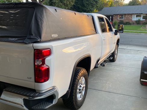 Used 2022 Chevrolet Silverado 2500 LT w/ Convenience Package image 9