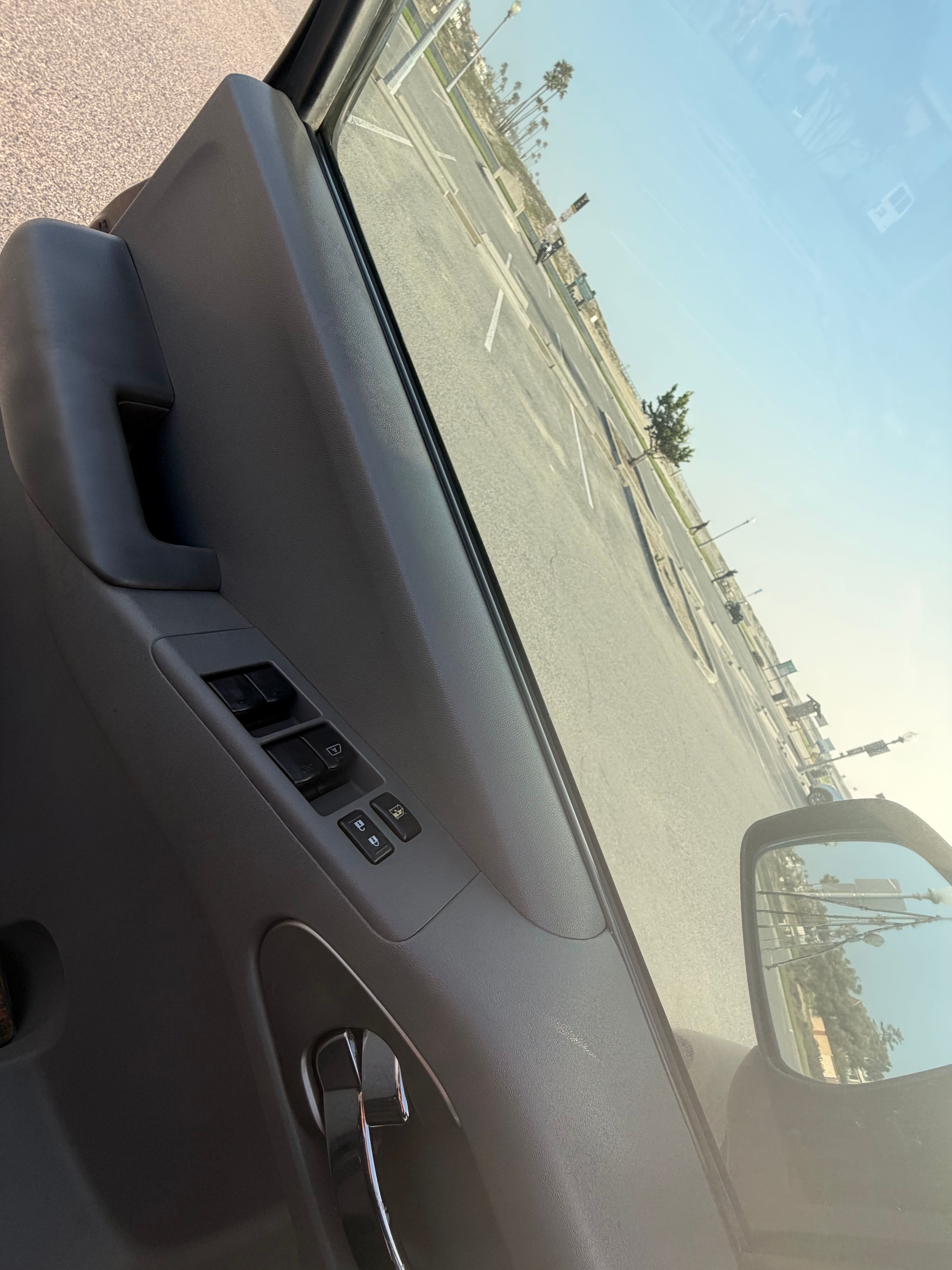 Used 2014 Nissan Frontier SV AWD/4WD image 13