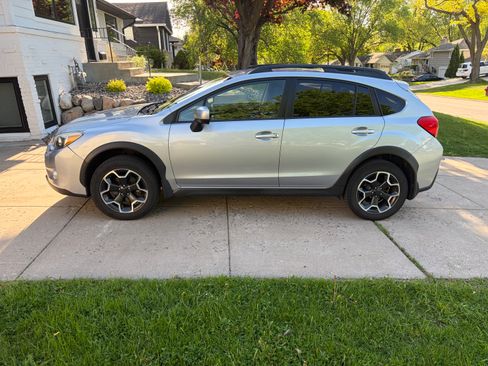 Used 2014 Subaru Crosstrek 2.0i Premium AWD/4WD image 2