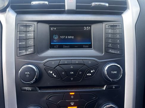 Used 2016 Ford Fusion SE image 15