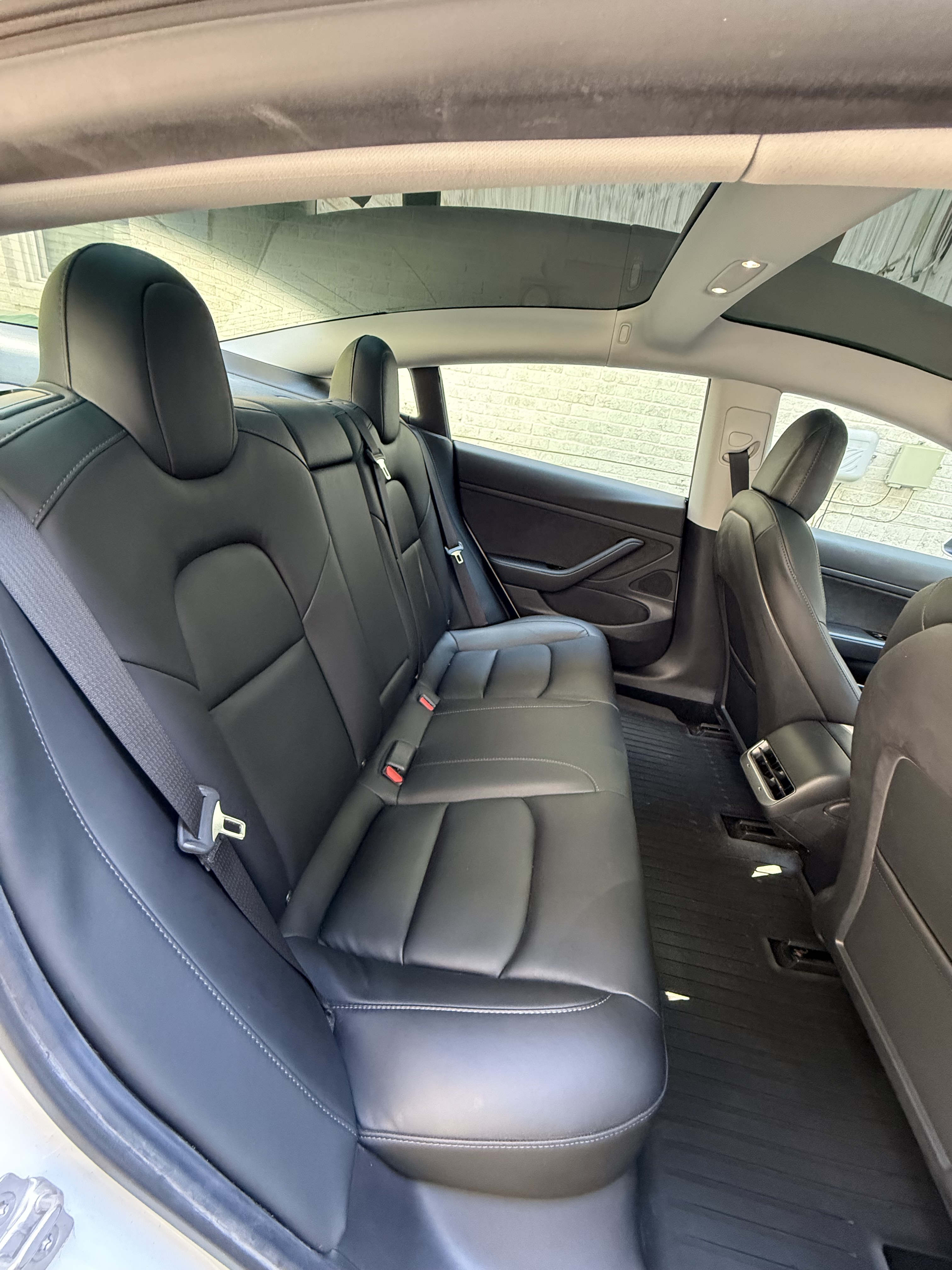 Used 2020 Tesla Model 3 Standard Range Plus RWD image 9