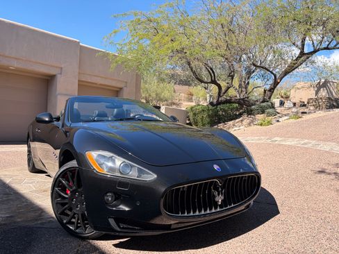 Used 2011 Maserati GranTurismo Convertible image 1
