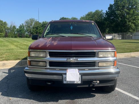 Used 1998 Chevrolet Suburban 4WD w/ Preferred Equipment Group 2 image 2