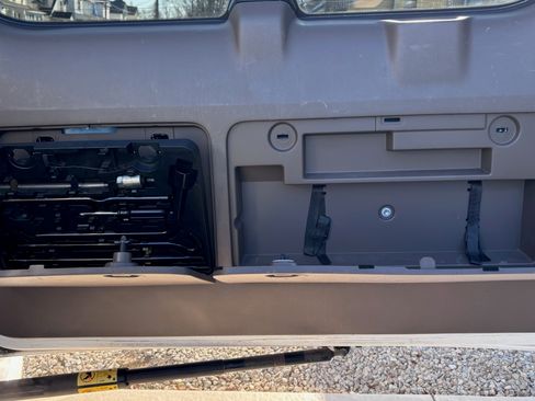 Used 2010 Lexus GX 460 image 12