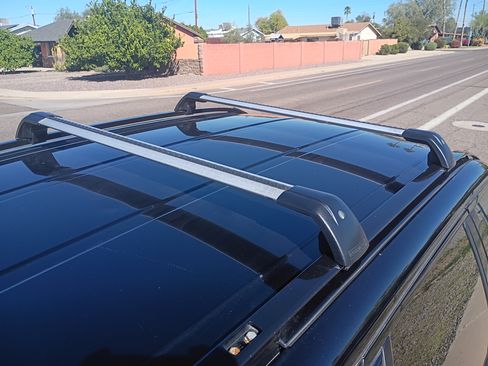 Used 2018 Land Rover Discovery Sport SE image 15