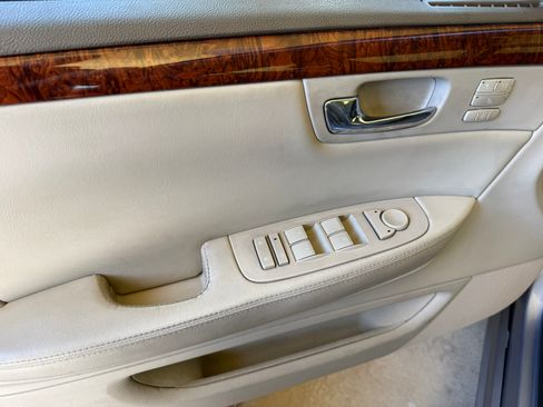 Used 2006 Cadillac DTS w/ Sun And Sound Package image 11