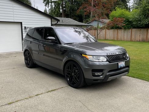 Used 2016 Land Rover Range Rover Sport SE image 10