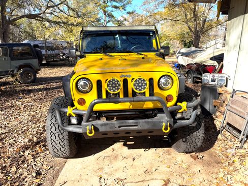 Used 2009 Jeep Wrangler X w/ Black Appearance Group AWD/4WD image 6