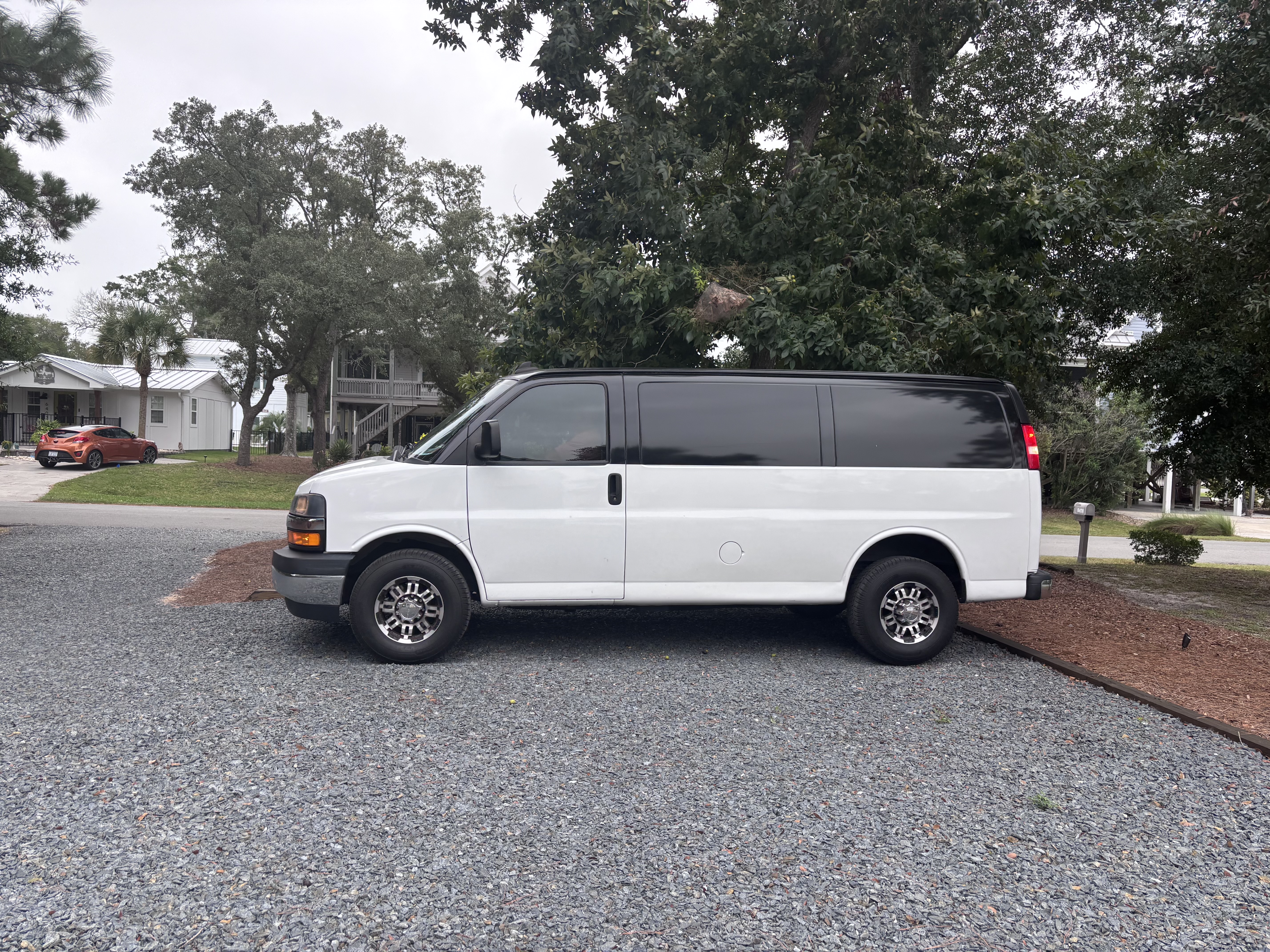 Used 2021 Chevrolet Express 2500 w/ Driver Convenience Package RWD image 2