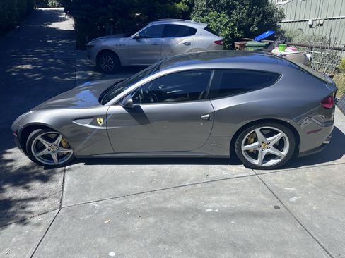 Used 2012 Ferrari FF AWD/4WD image 13