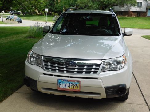 Used 2012 Subaru Forester 2.5X Premium AWD/4WD image 2