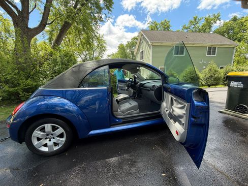 Used 2007 Volkswagen Beetle Convertible w/ Package 1 FWD image 7