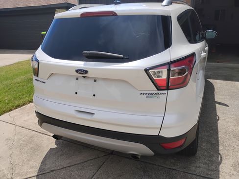 Used 2017 Ford Escape Titanium FWD image 5