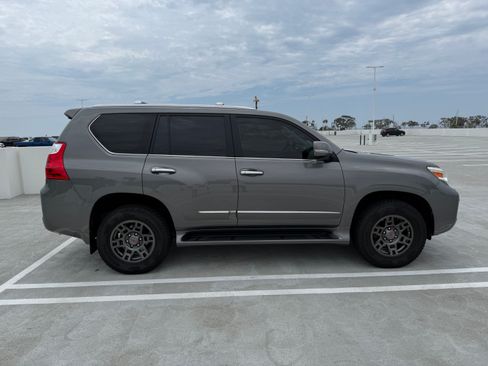 Used 2011 Lexus GX 460 Premium AWD/4WD image 5