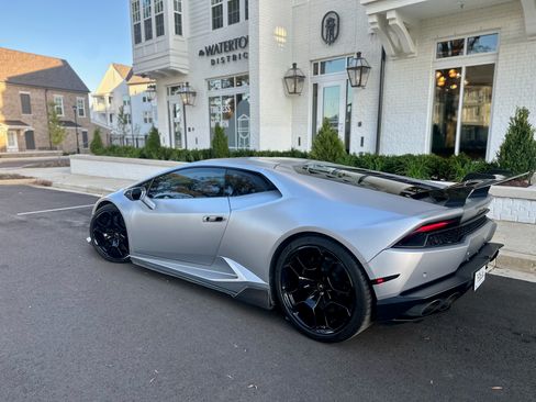 Used 2015 Lamborghini Huracan LP 610-4 image 6