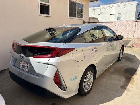 Used 2019 Toyota Prius Prime Plus image 18