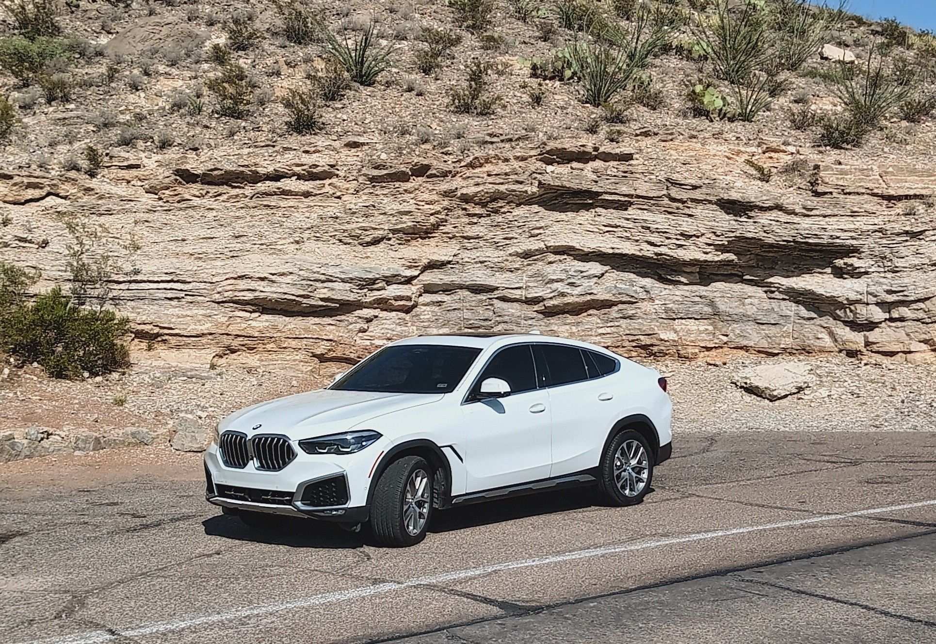 Used 2020 BMW X6 sDrive40i w/ Premium Package RWD image 16