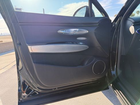 Used 2023 Genesis GV70 2.5T w/ Sport Prestige Package image 27