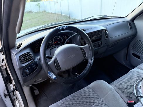 Used 2001 Ford F150 2WD SuperCab image 5