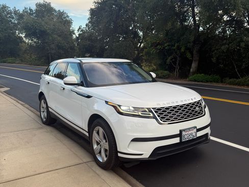 Used 2018 Land Rover Range Rover Velar S image 8