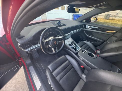 Used 2018 Porsche Panamera image 6