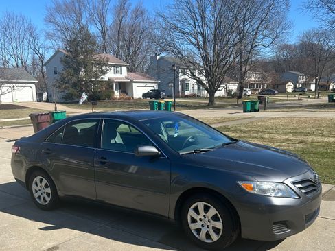 Used 2011 Toyota Camry LE image 11