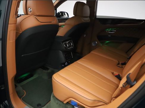 Used 2021 Bentley Bentayga V8 Sport Utility 4D image 17