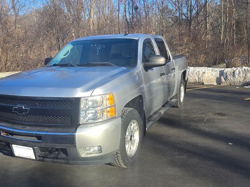 Used 2011 Chevrolet Silverado 1500 LT w/ All-Star Edition image 2