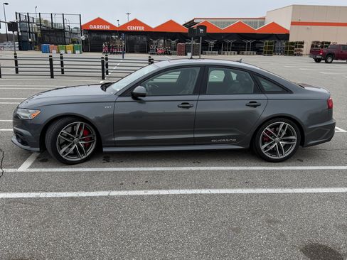 Used 2017 Audi S6 Prestige w/ S6 Sport Package image 13