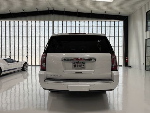 Used 2018 GMC Yukon XL Denali w/ Denali Ultimate Package AWD/4WD image 9