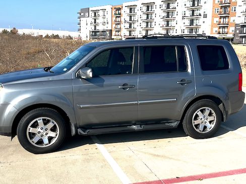 Used 2009 Honda Pilot Touring image 1