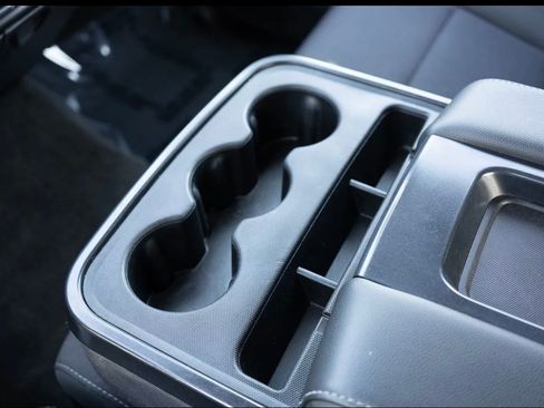 Used 2018 Chevrolet Silverado 1500 LT w/ Texas Edition RWD image 9