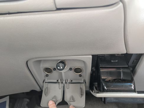 Used 1998 Chevrolet Silverado 1500 LS w/ Preferred Equipment Group 2 image 32