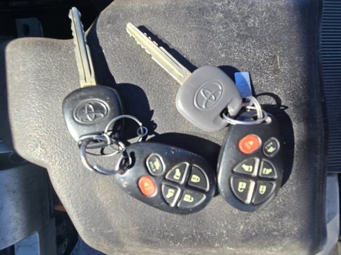 Used 2006 Toyota Sienna XLE Limited image 15