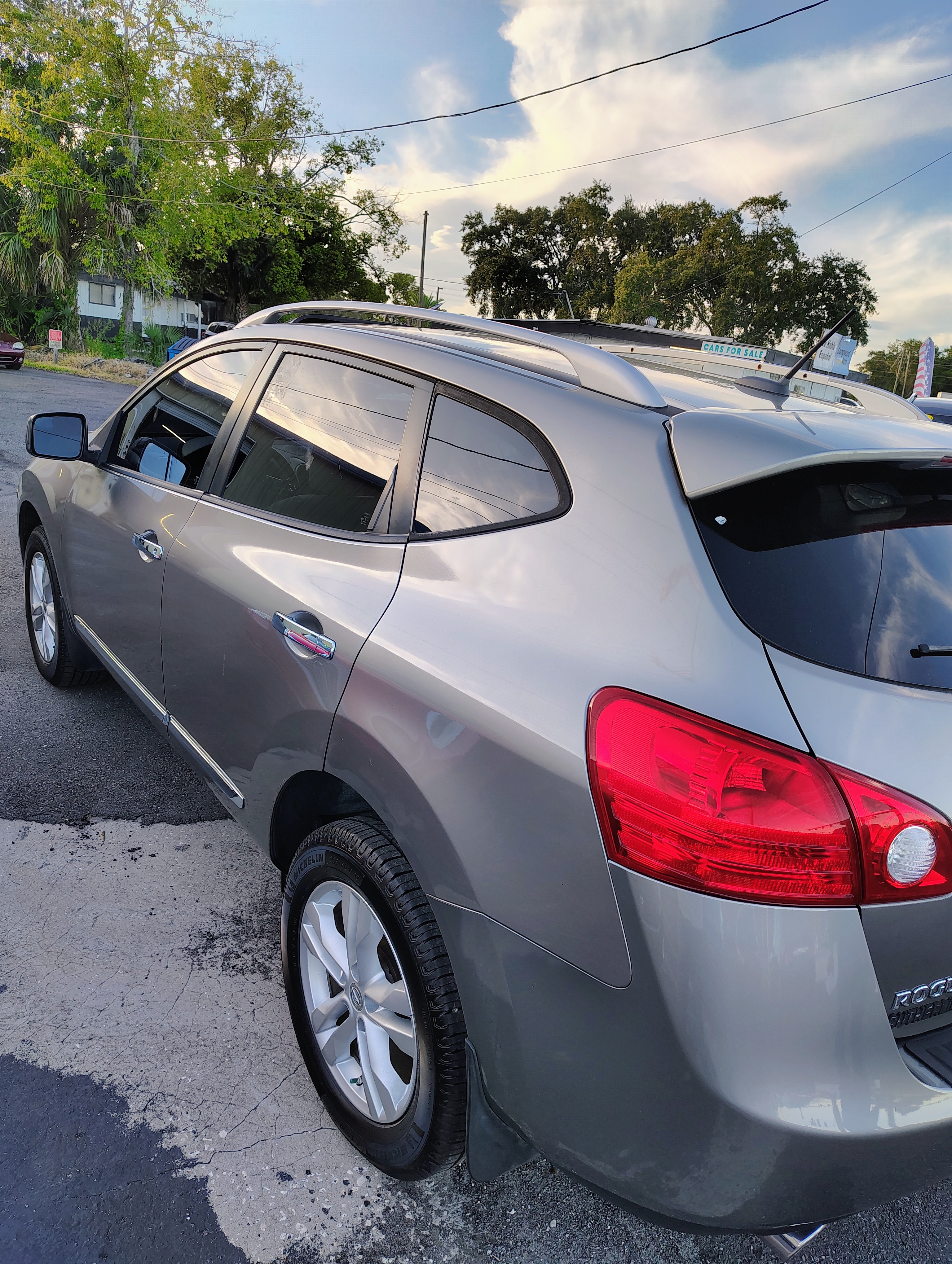 Used 2012 Nissan Rogue SV w/ Premium Pkg FWD image 2
