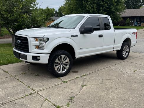 Used 2017 Ford F150 XL w/ Equipment Group 101A Mid AWD/4WD image 1