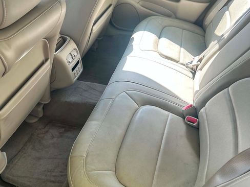 Used 2004 Cadillac De Ville w/ Equipment Group FWD image 6