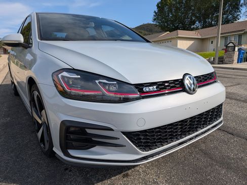 Used 2018 Volkswagen GTI SE image 5