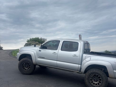 Used 2008 Toyota Tacoma PreRunner image 2