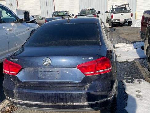 Used 2015 Volkswagen Passat TDI SEL Premium image 3